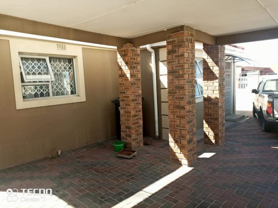 3 Bedroom Property for Sale in Electric City Western Cape